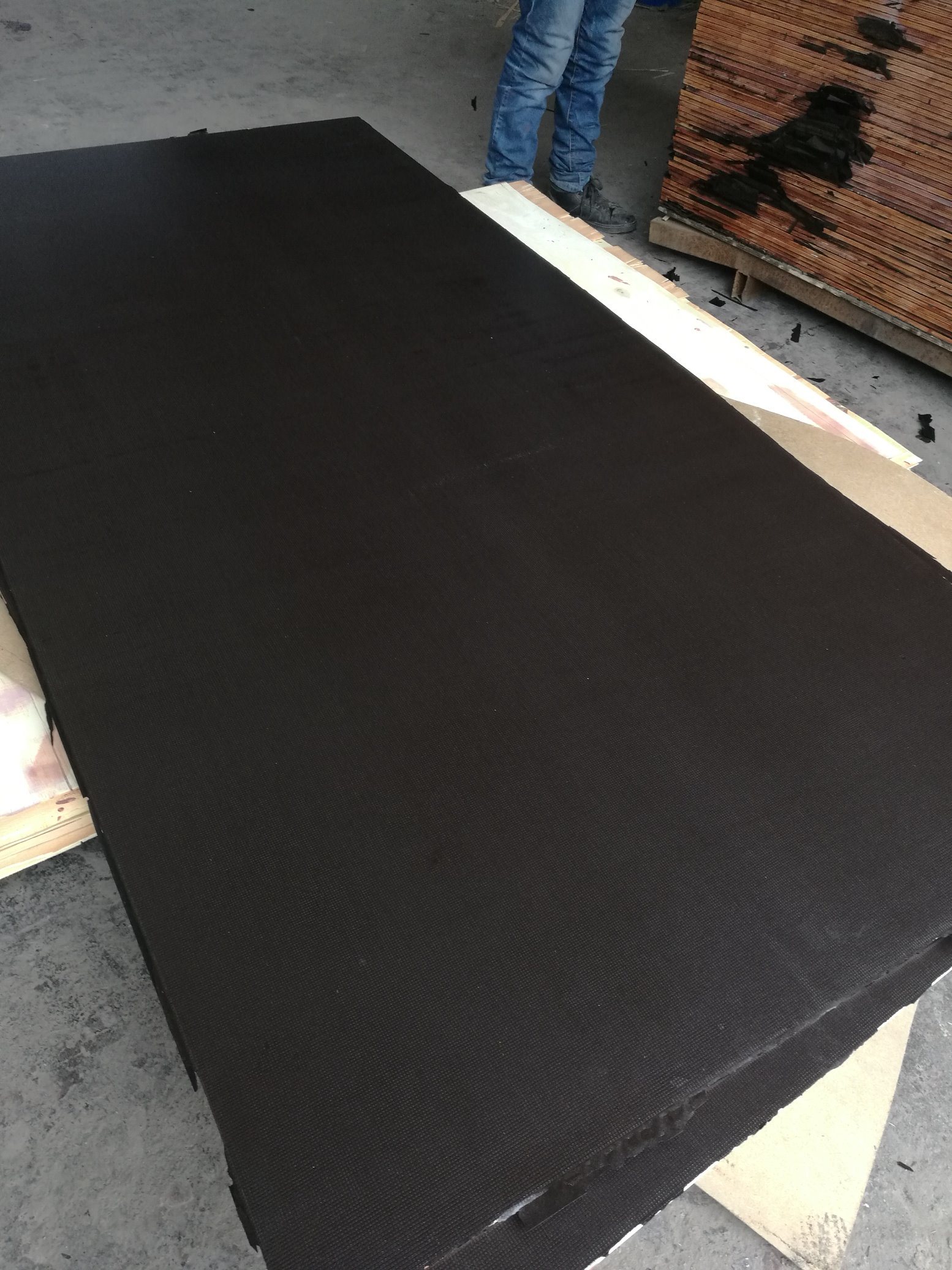 21mm Poplar Core Laminated Film Faced Plywood Phenolic Glue