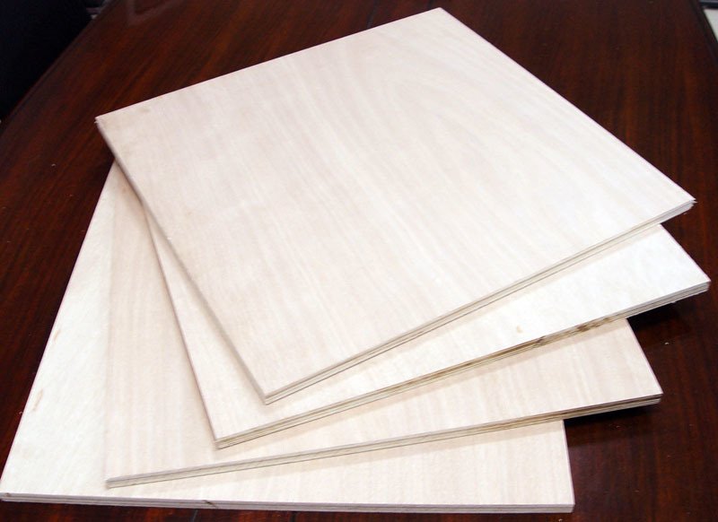 Red Hardwood Plywood (2.2,2.4,2.8mm)