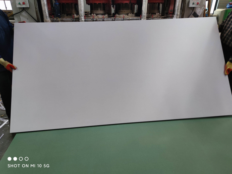 1220X2440MM Size HMR Melamine MDF for The Cabinets